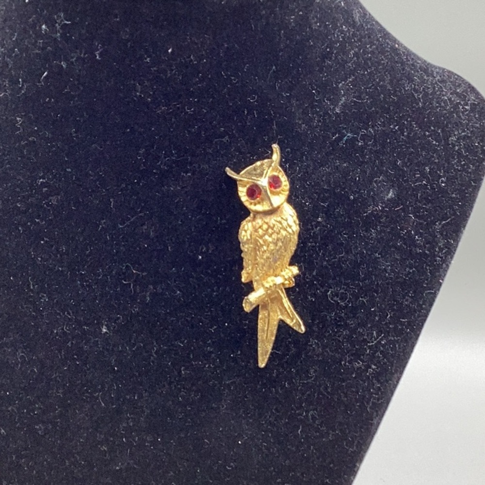 Vintage Gold Tone Owl Brooch with Red Rhinestone Eyes